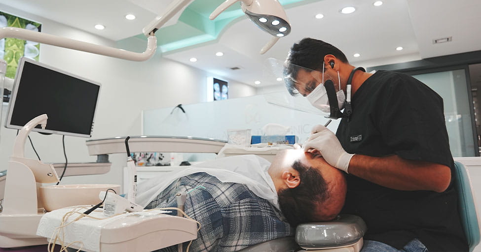 بهترین کلینیک برای عصب کشی دندان بهترین کلینیک برای عصب کشی دندان